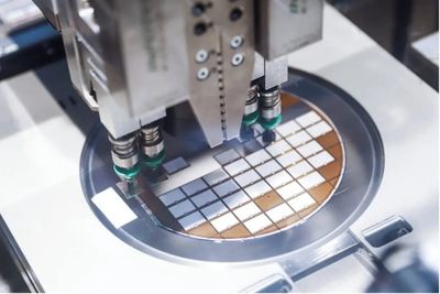 十家車企上半年財報透視 利潤王者與研發之星的較量